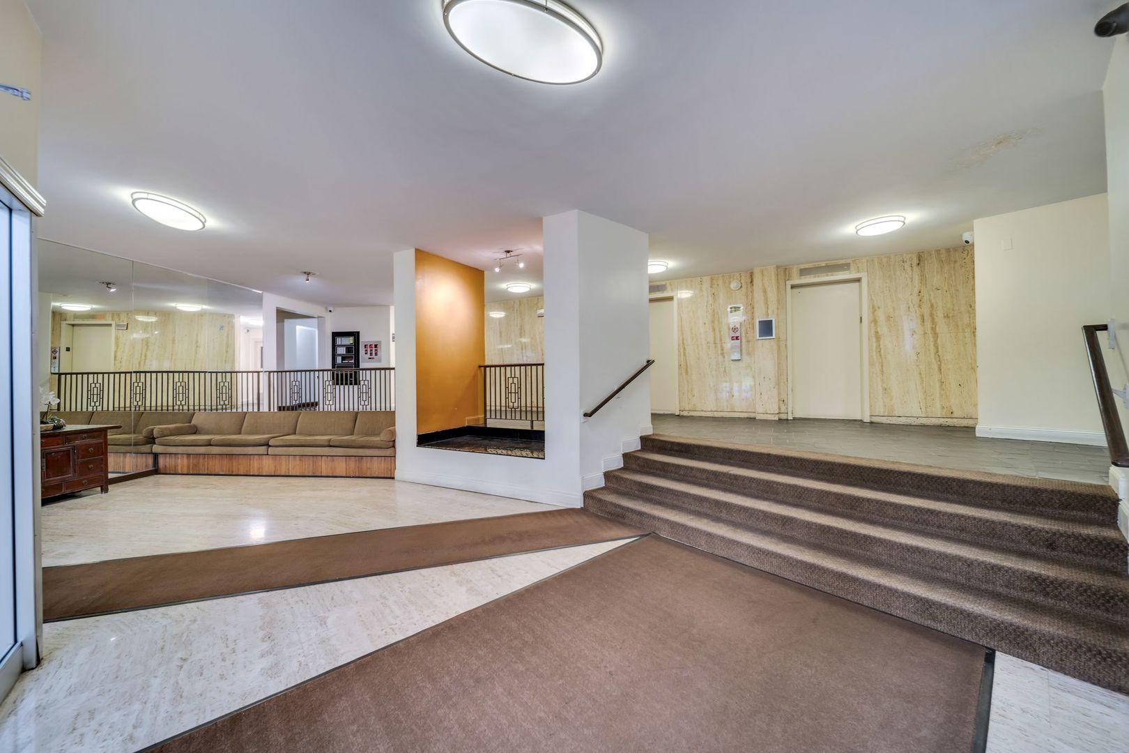 7033 N KEDZIE Avenue Unit: 815