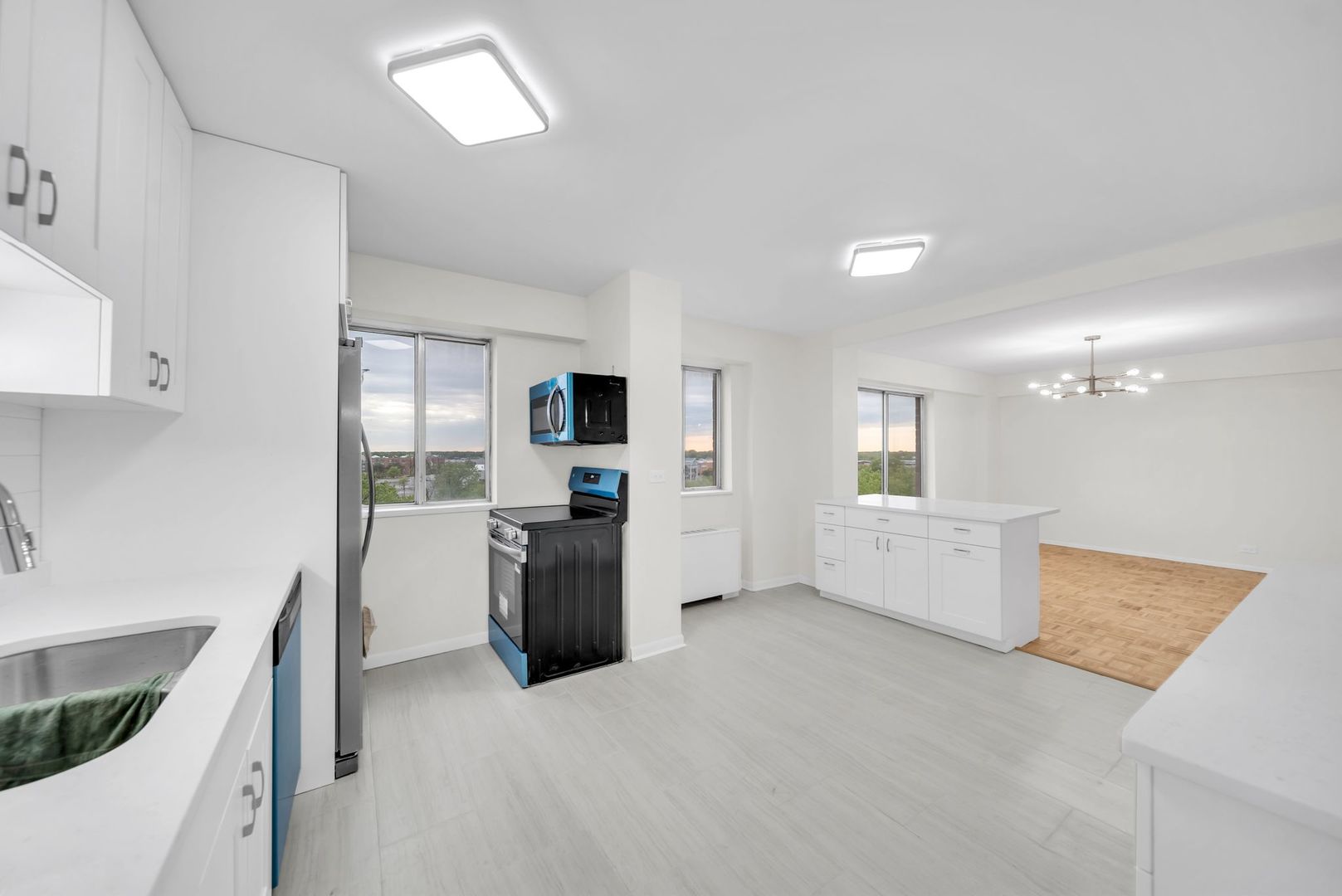 7033 N KEDZIE Avenue Unit: 815