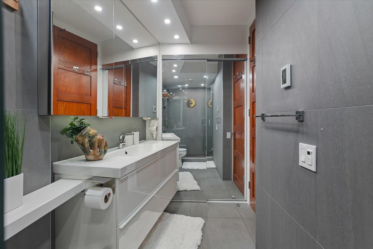 300 N State Street Unit: 4326