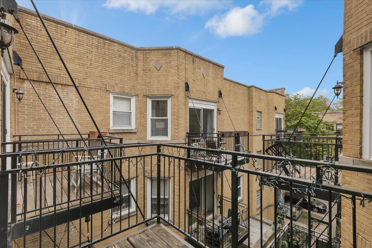 7050 N Damen Avenue Unit: 3S