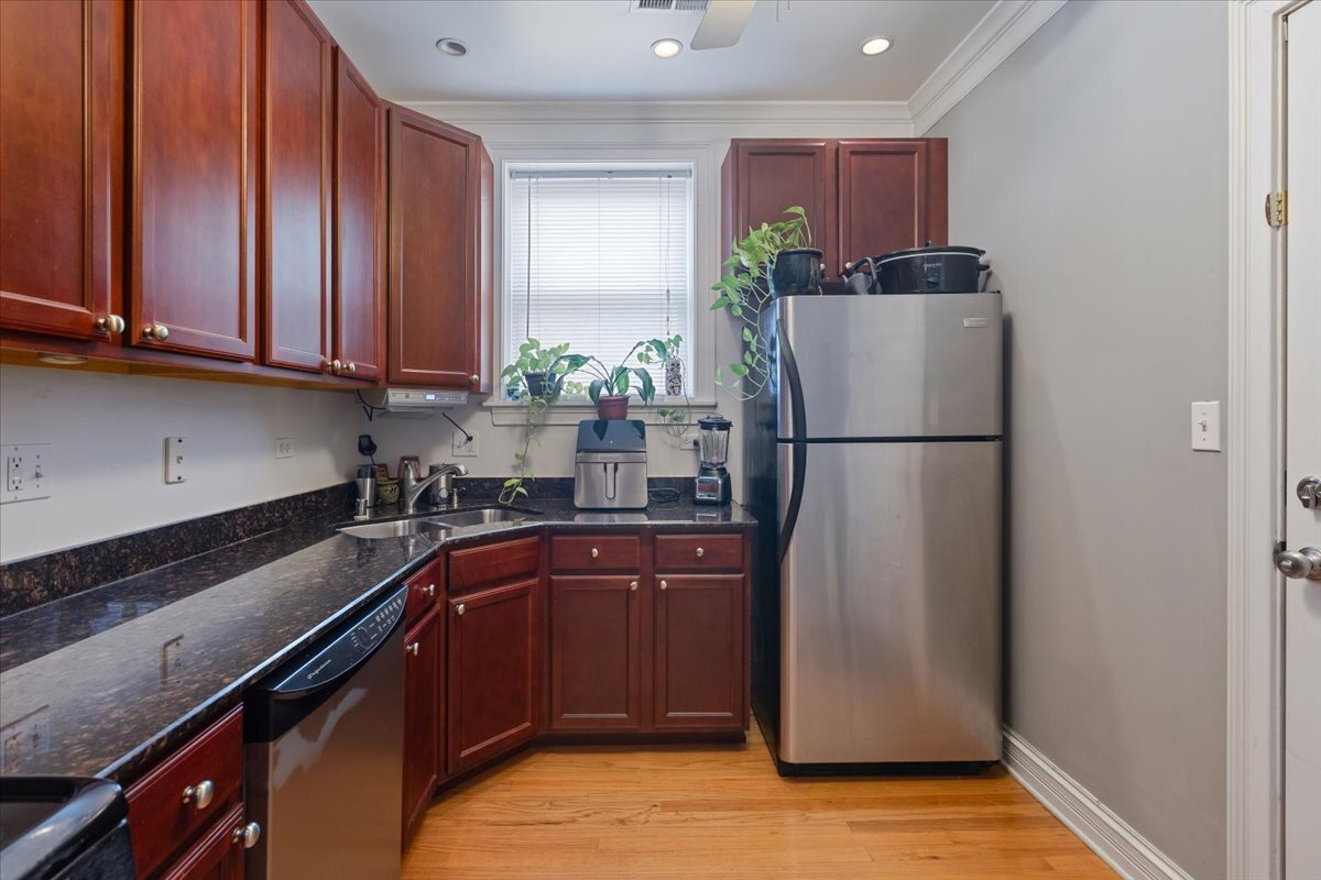 7050 N Damen Avenue Unit: 3S