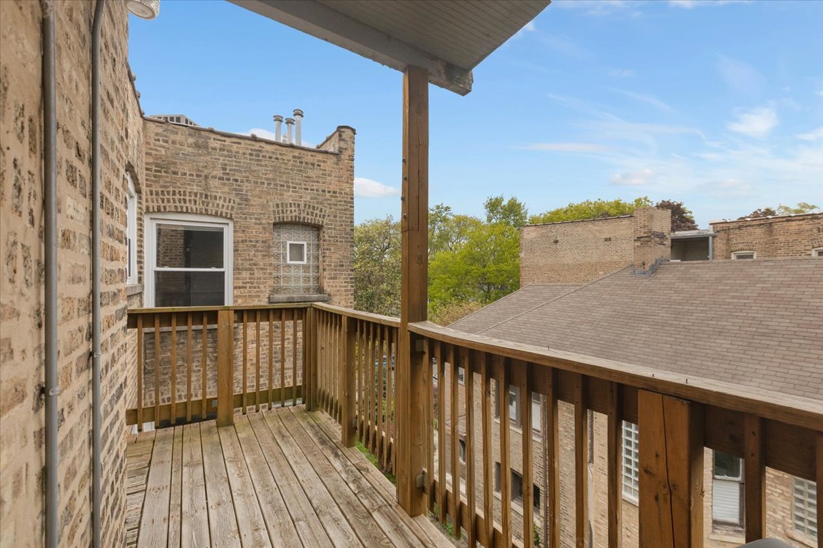 7050 N Damen Avenue Unit: 3S