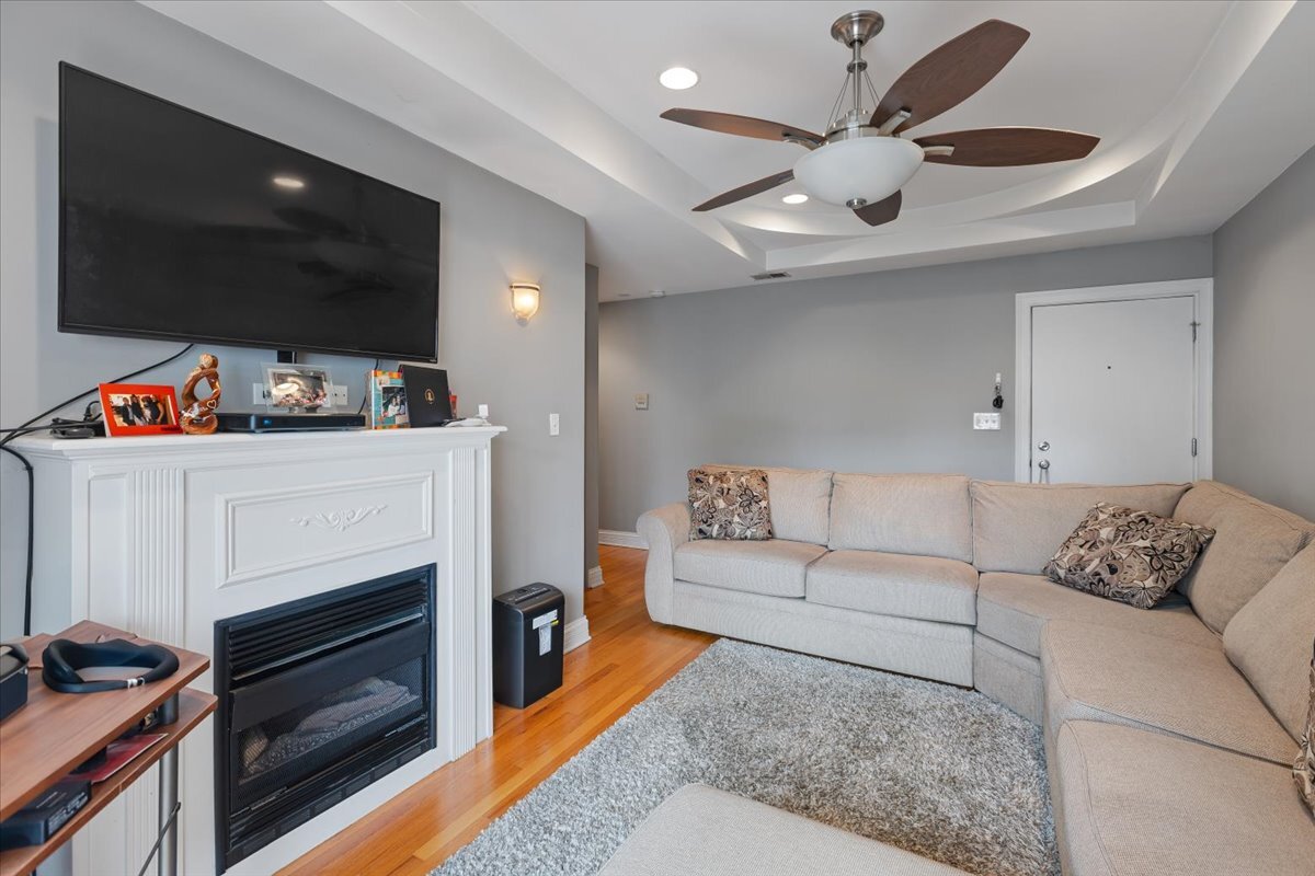 7050 N Damen Avenue Unit: 3S