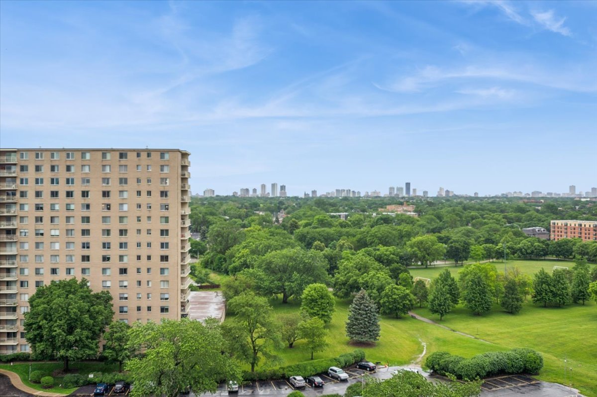 7033 N Kedzie Avenue Unit: 1410