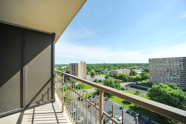 7033 N Kedzie Avenue Unit: 1410