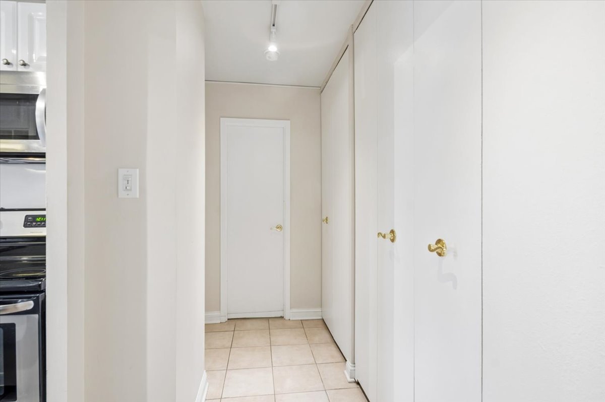 7033 N Kedzie Avenue Unit: 1410