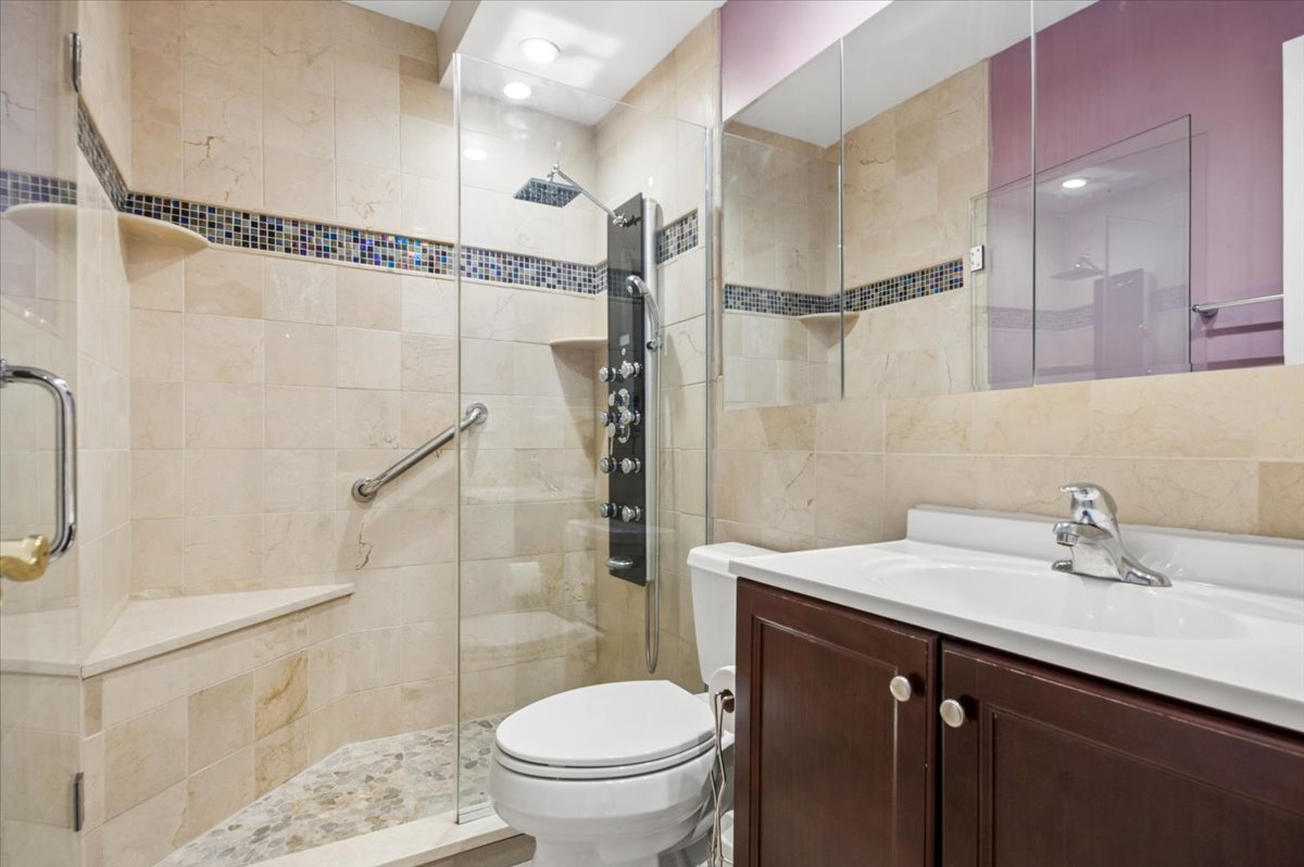 7033 N Kedzie Avenue Unit: 1410