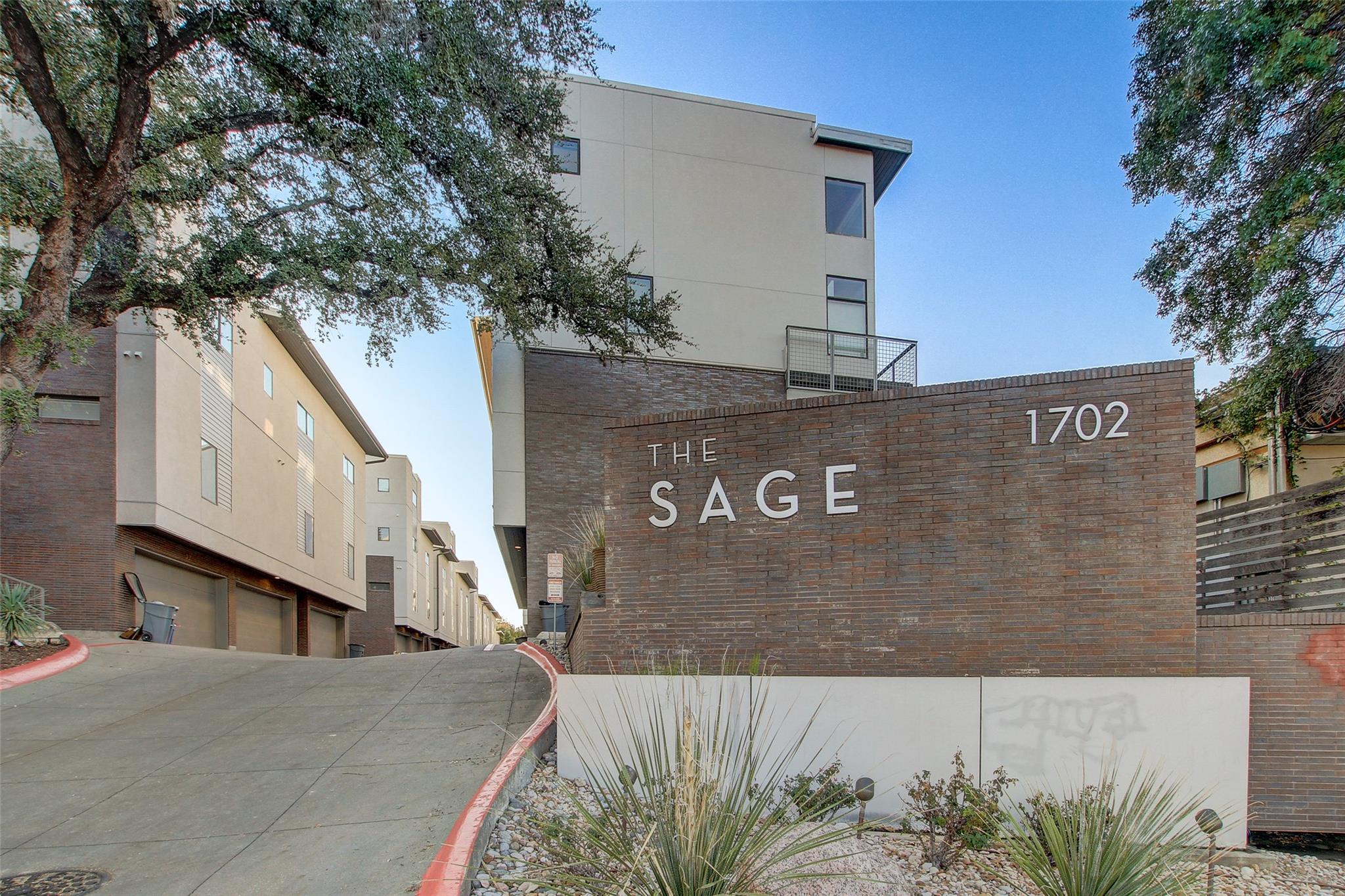 1702 S Lamar BLVD # 11