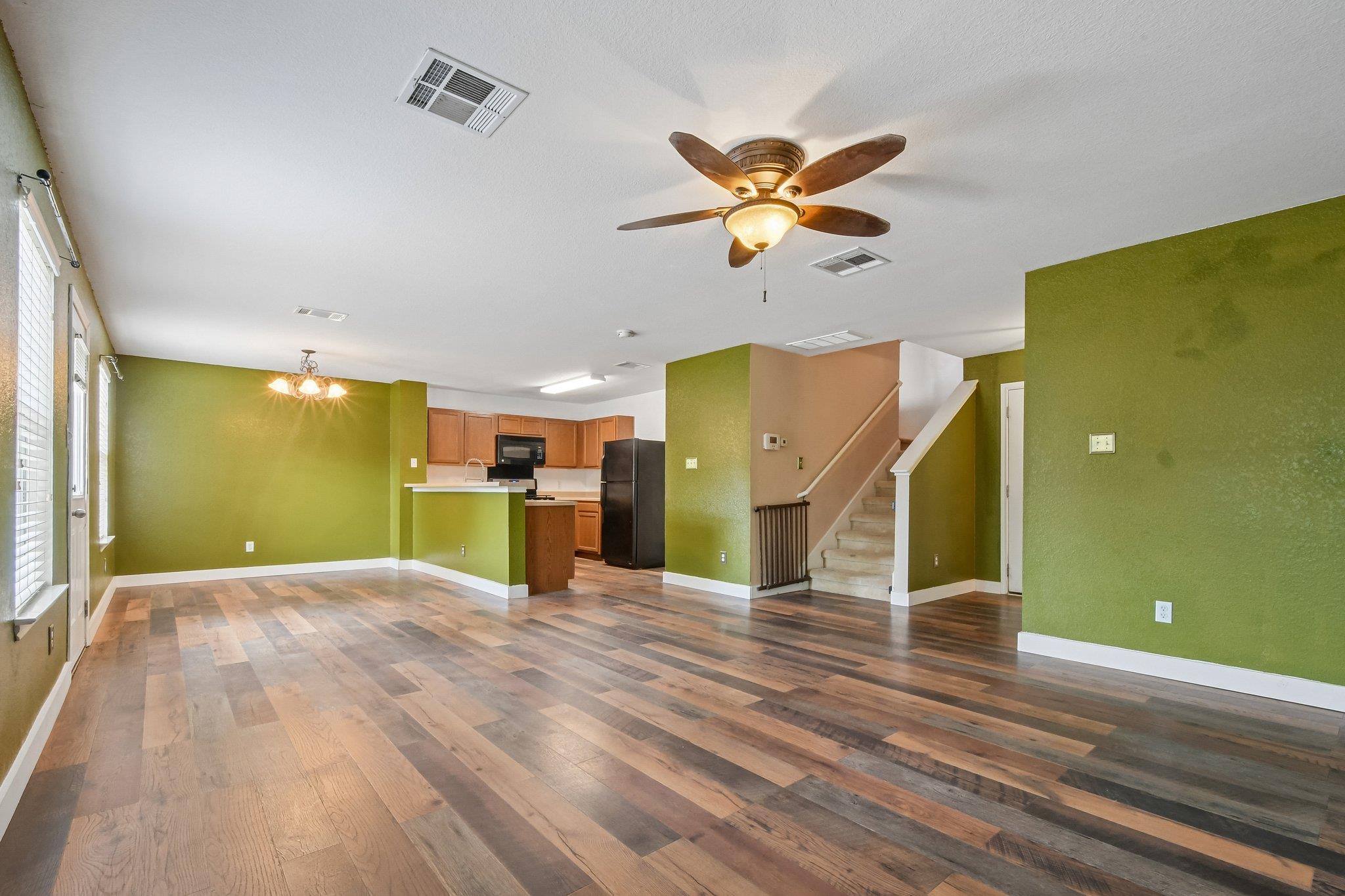 263 Quarter Ave