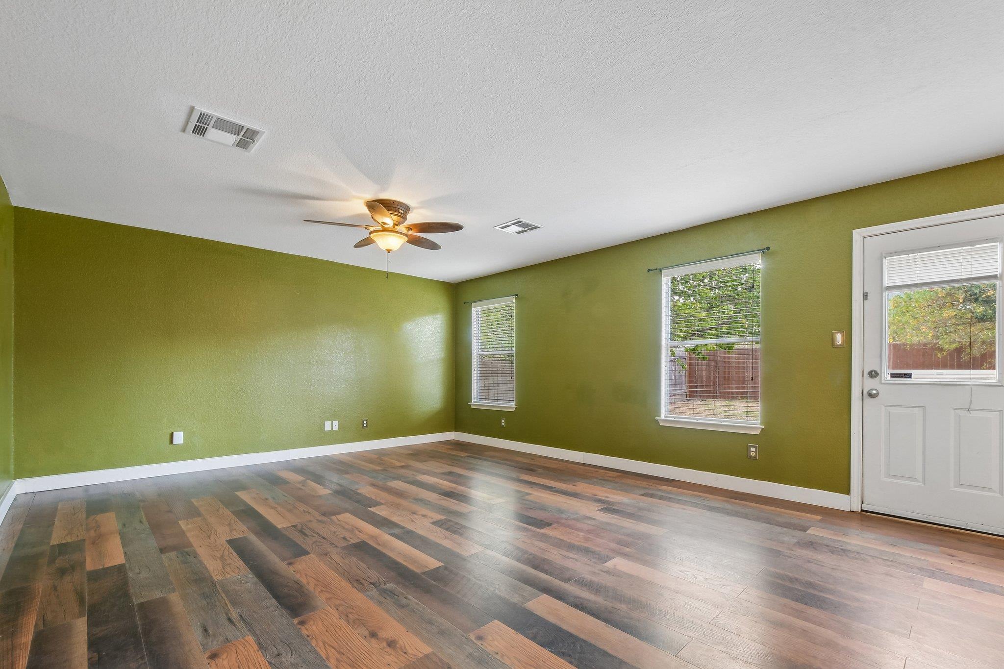 263 Quarter Ave