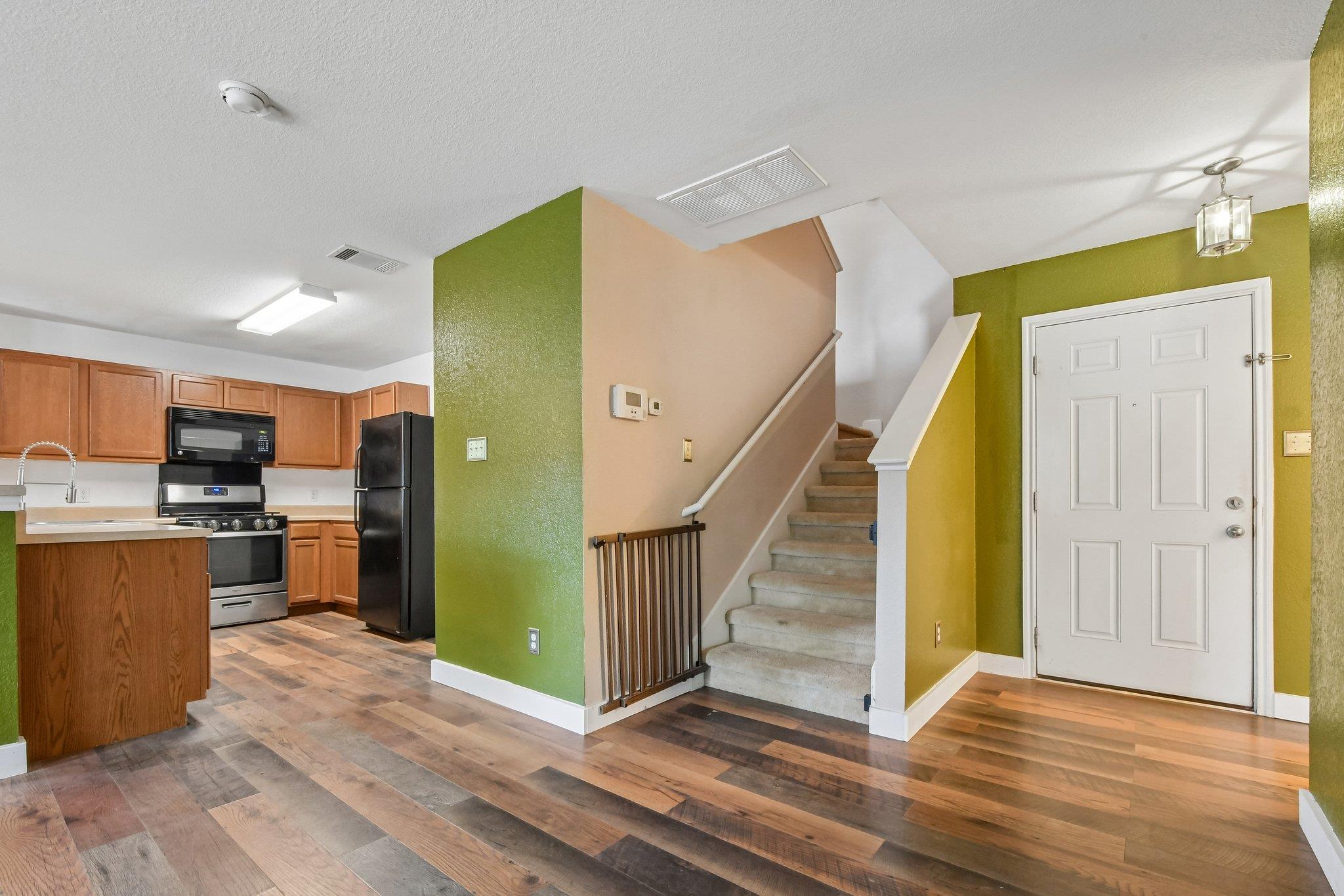 263 Quarter Ave