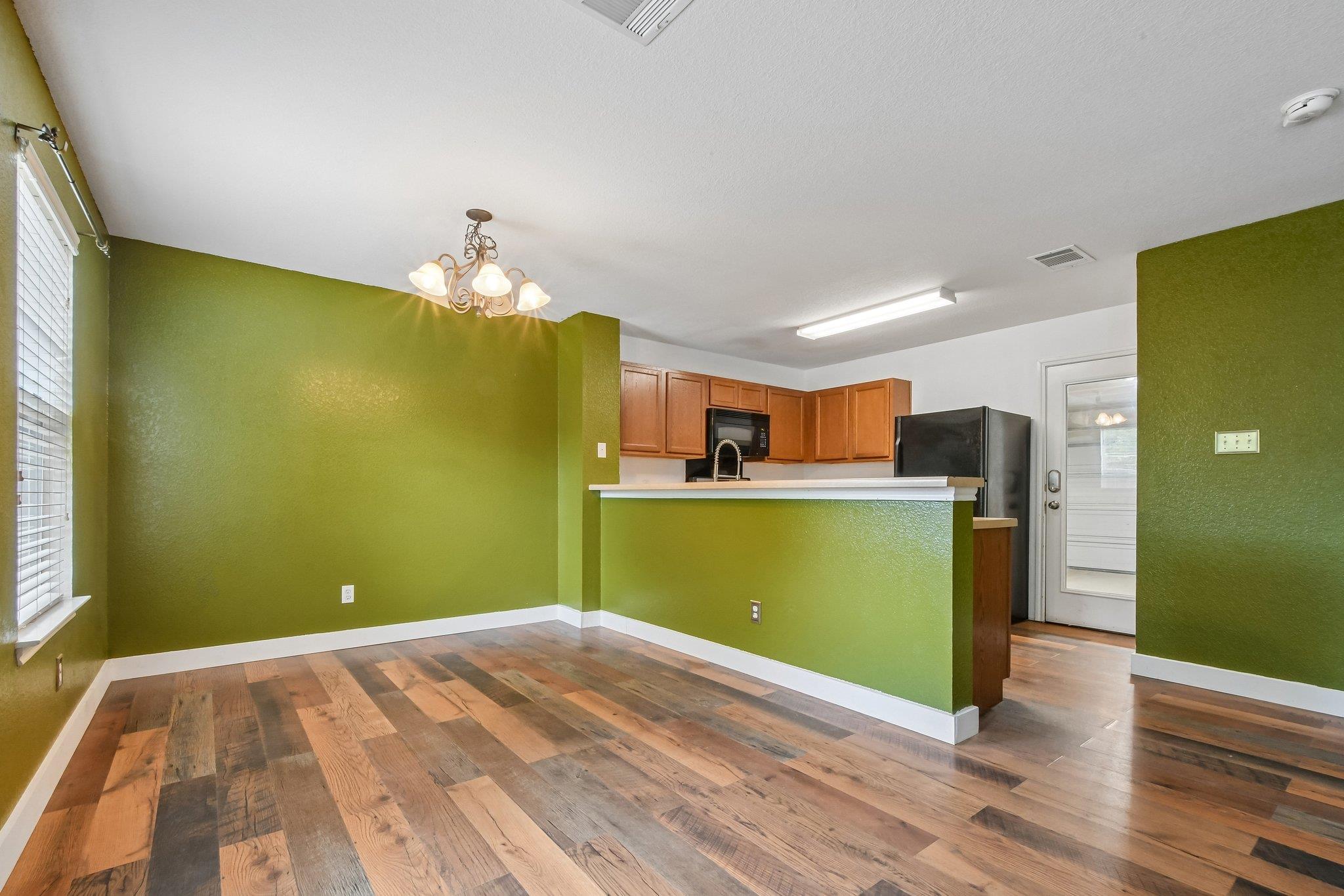 263 Quarter Ave