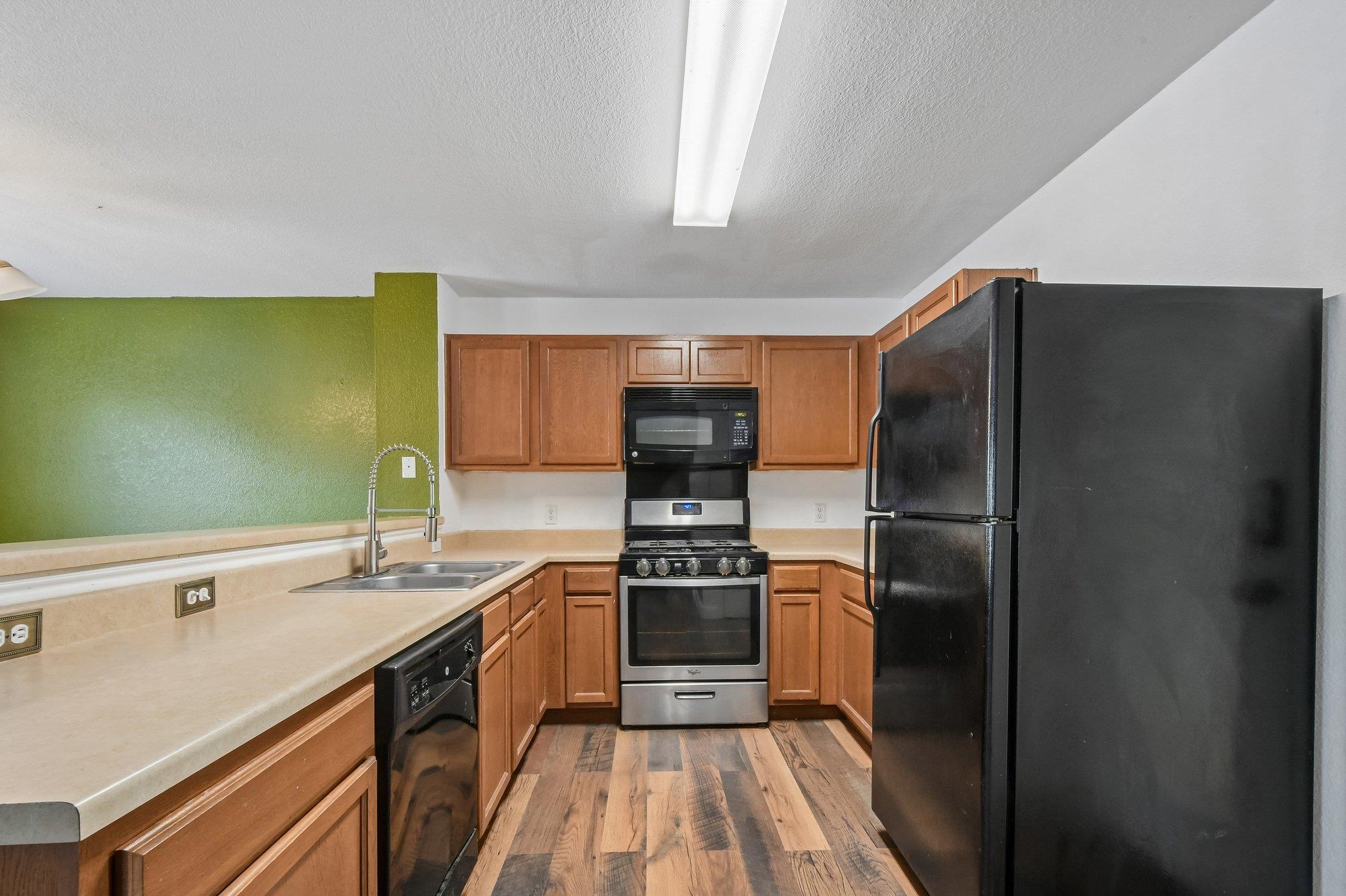 263 Quarter Ave