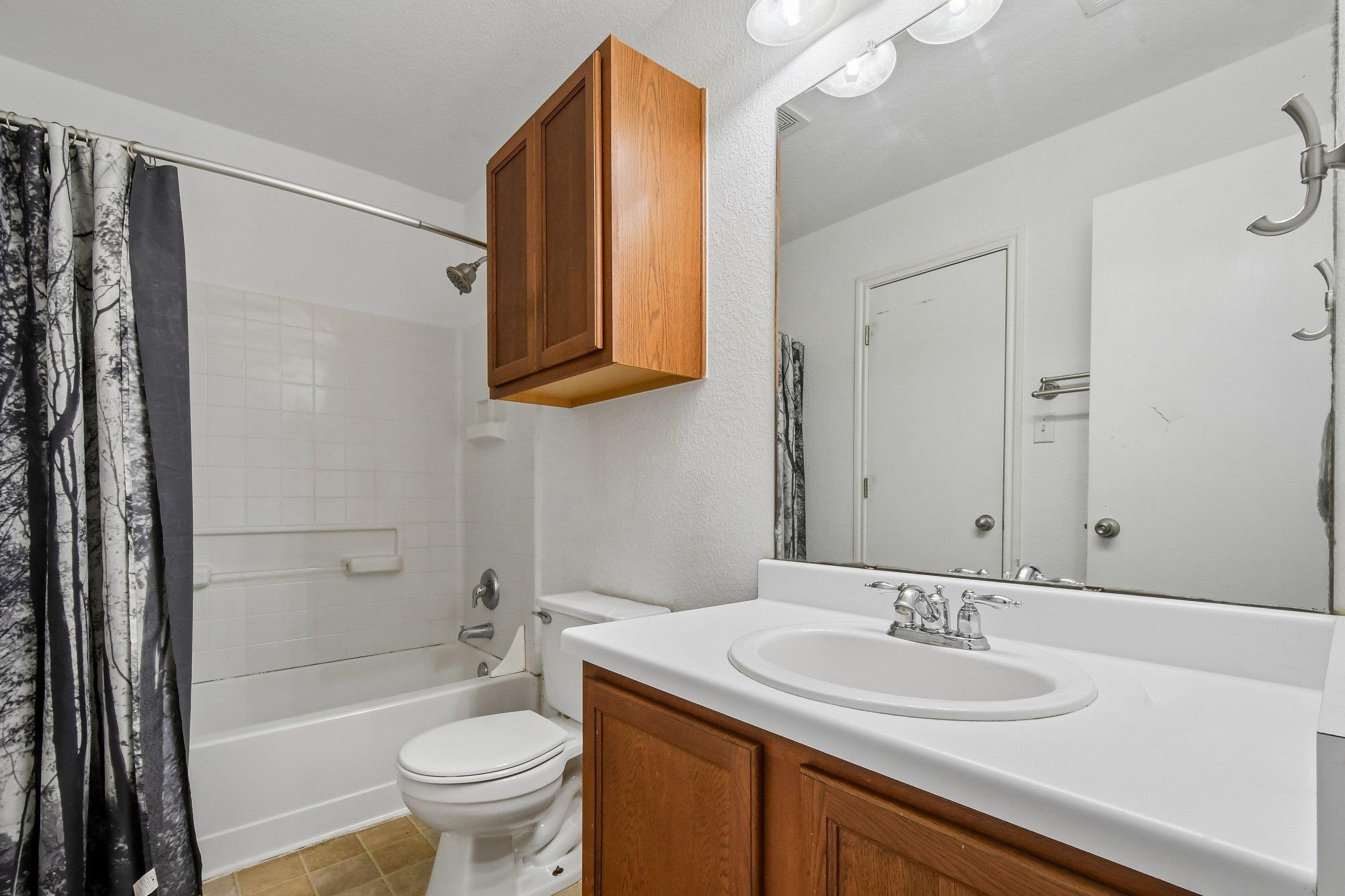 263 Quarter Ave