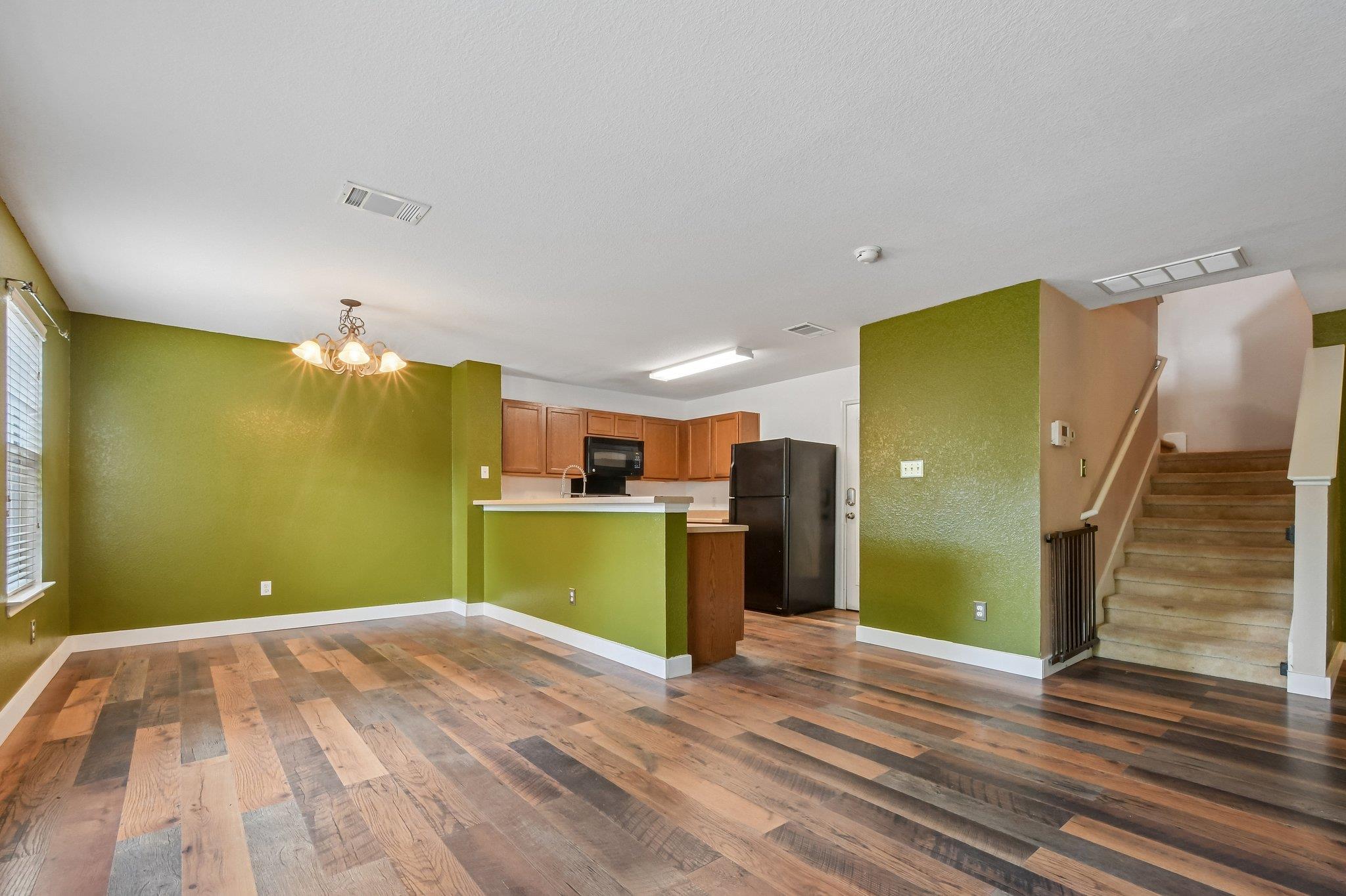 263 Quarter Ave