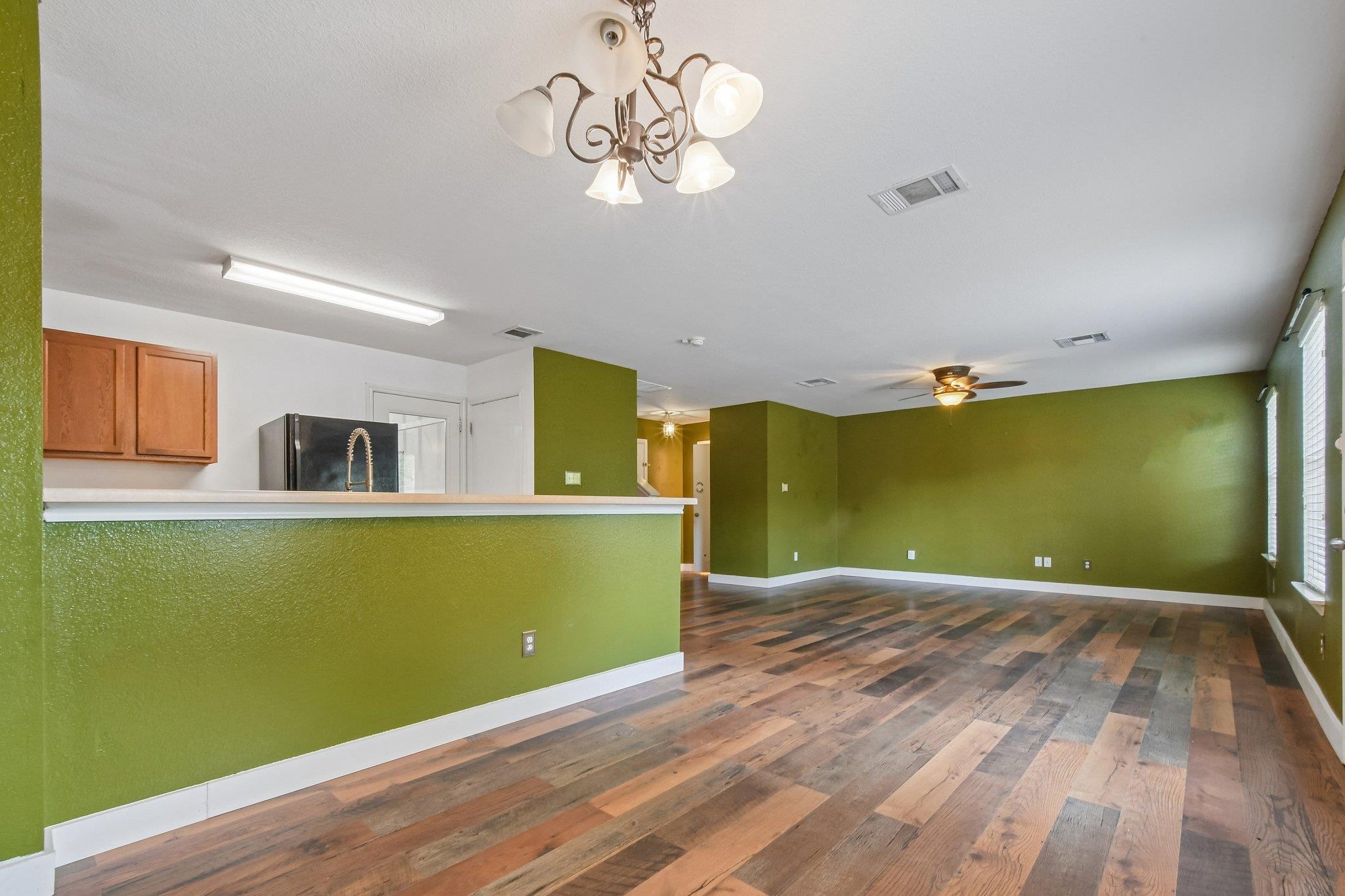 263 Quarter Ave
