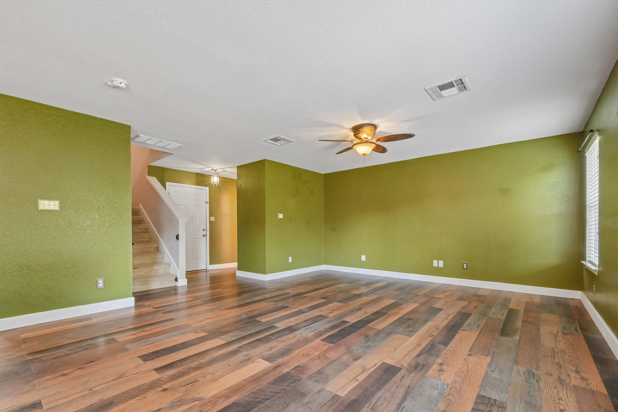 263 Quarter Ave