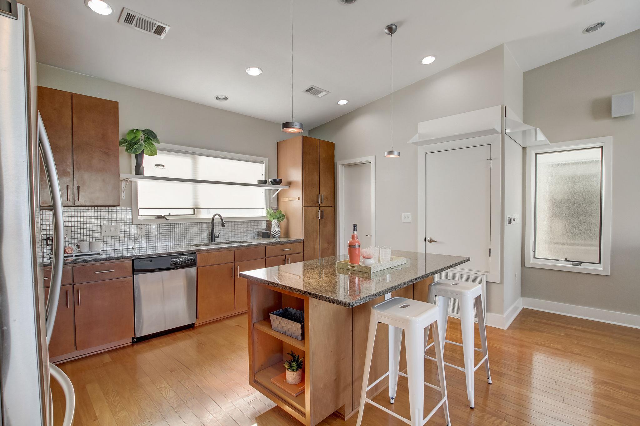 1702 S Lamar BLVD # 11
