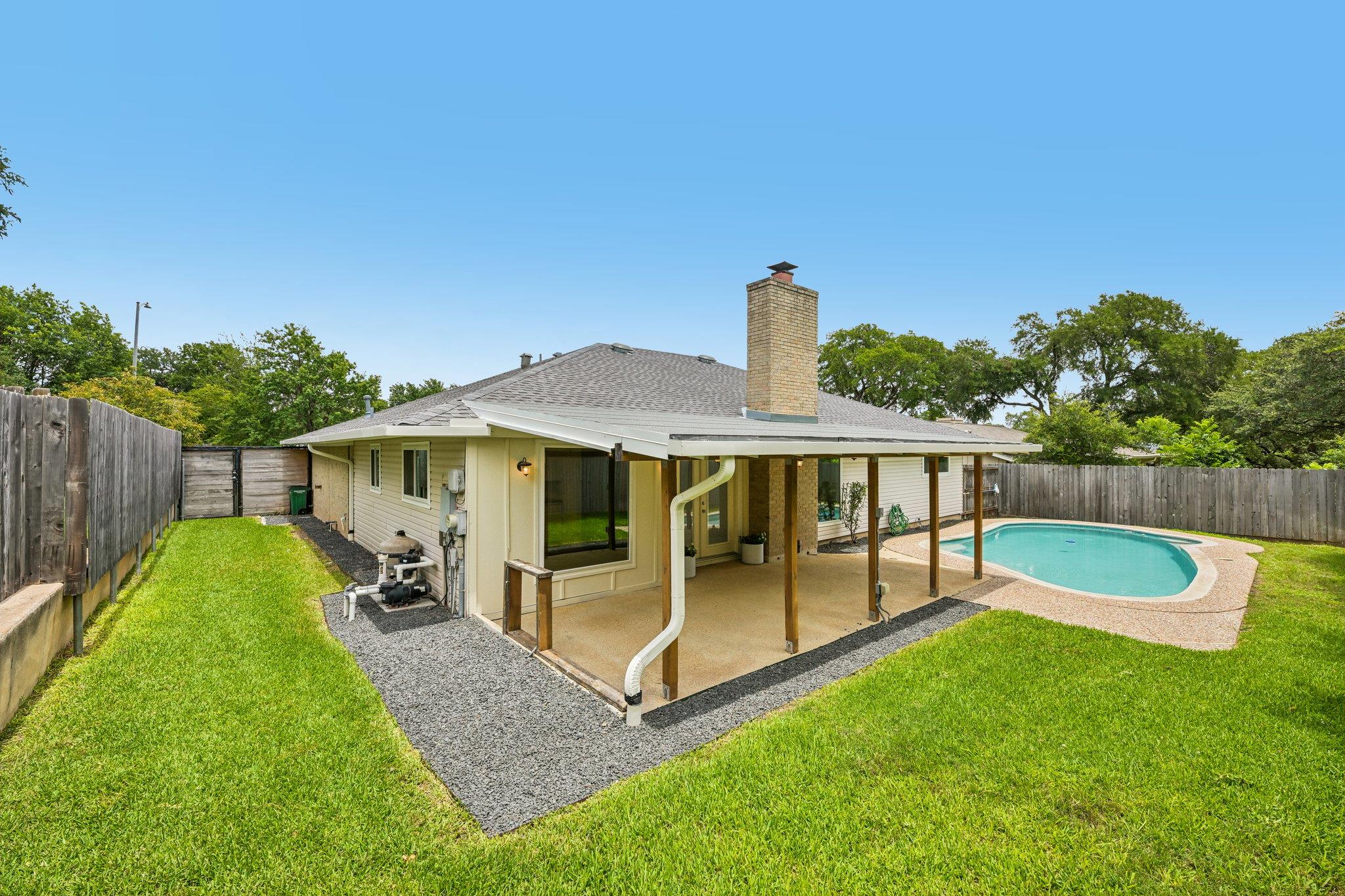 2717 Charlesworth DR