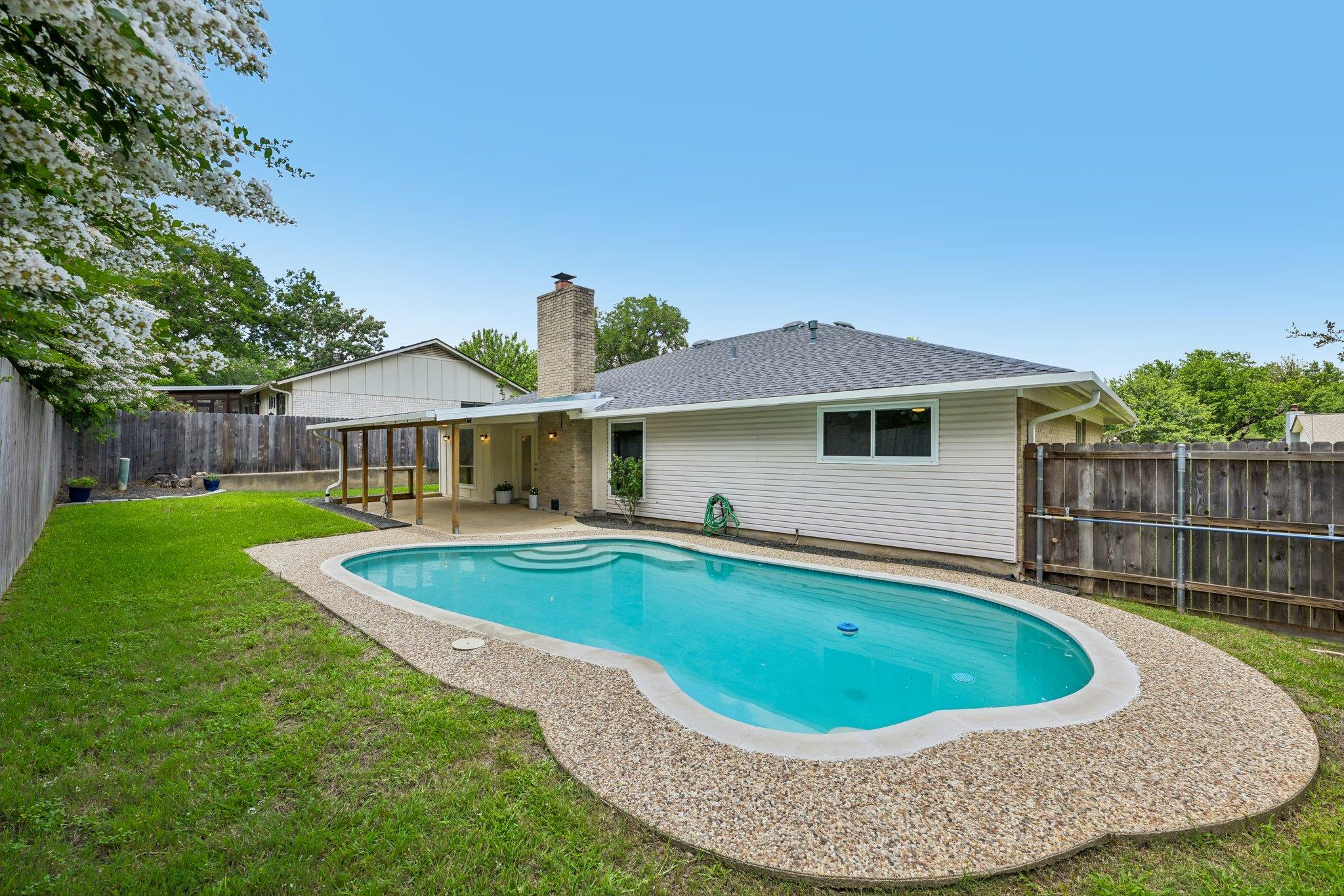 2717 Charlesworth DR