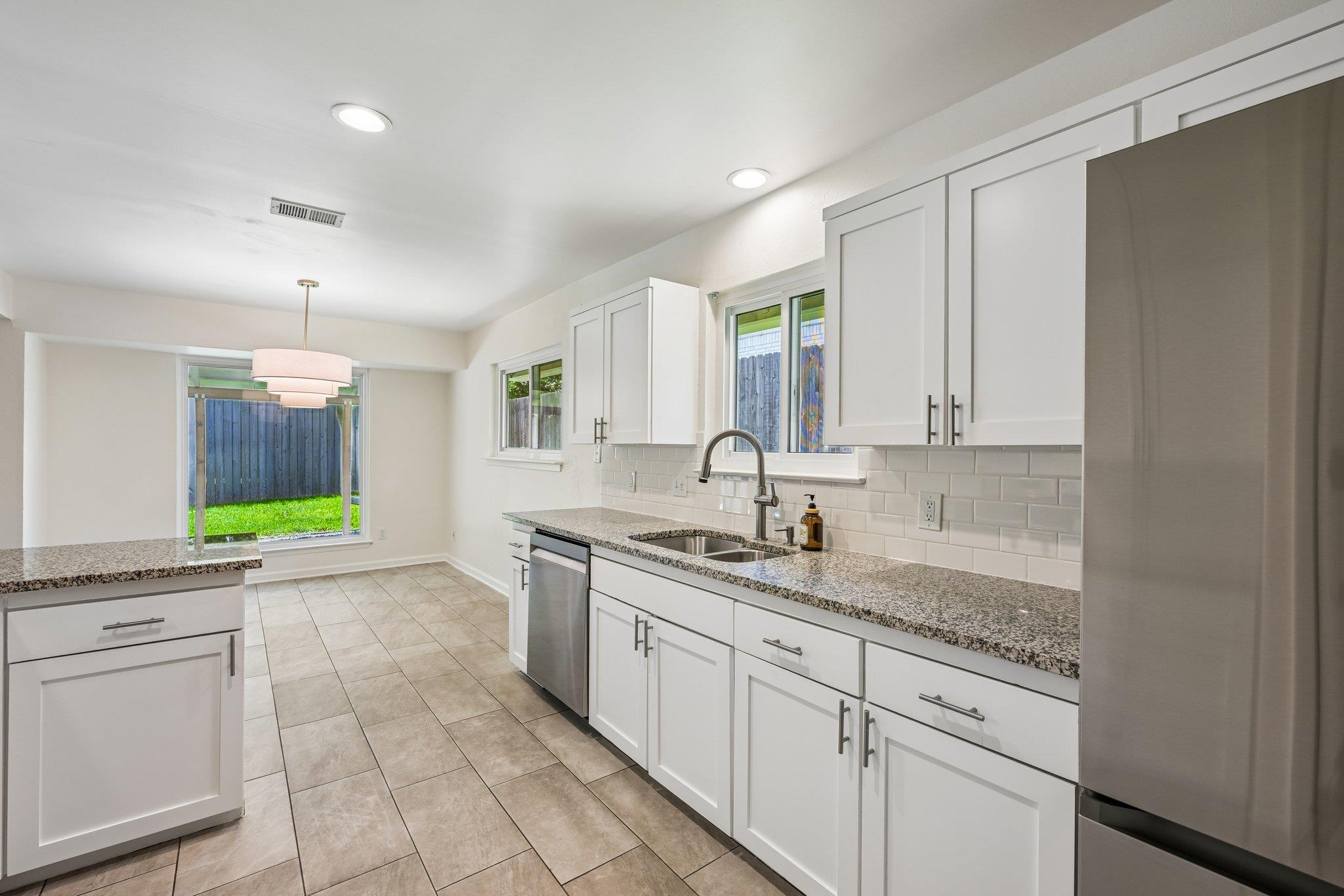2717 Charlesworth DR