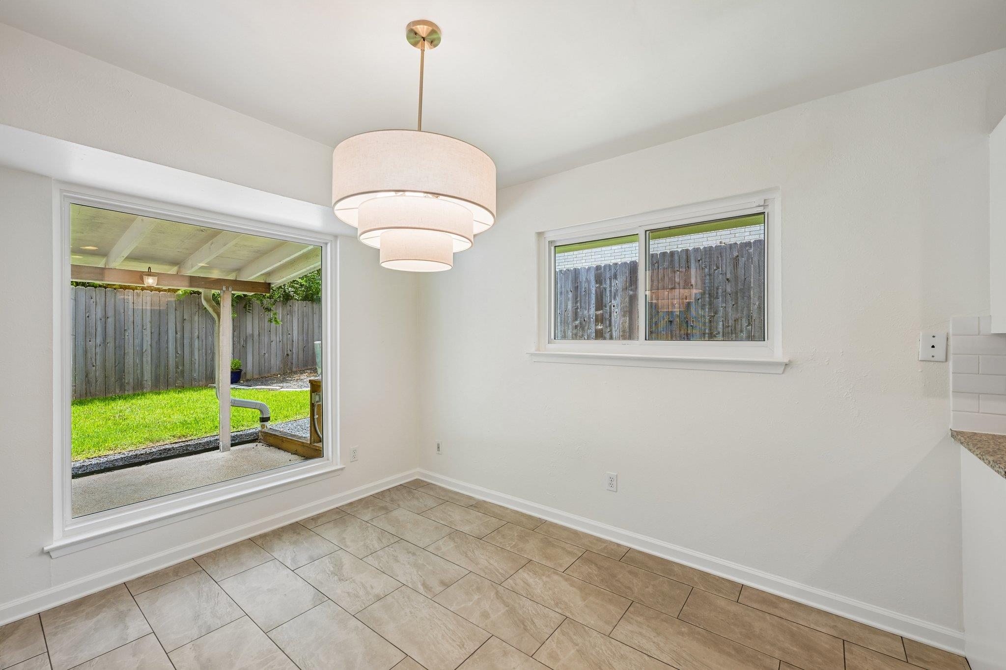 2717 Charlesworth DR