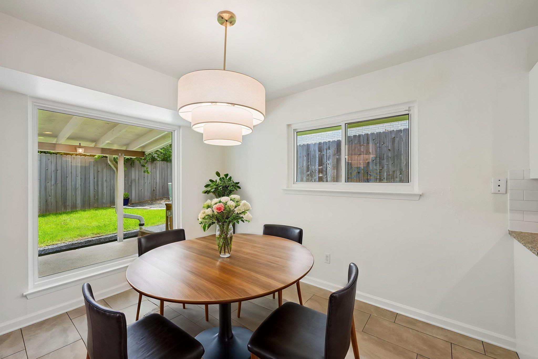 2717 Charlesworth DR