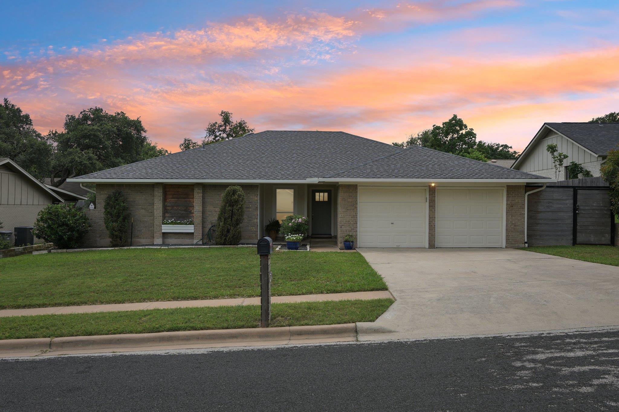 2717 Charlesworth DR