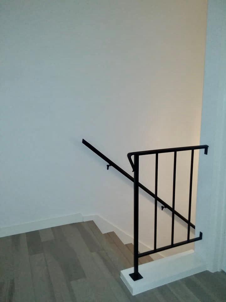 824 Banister LN