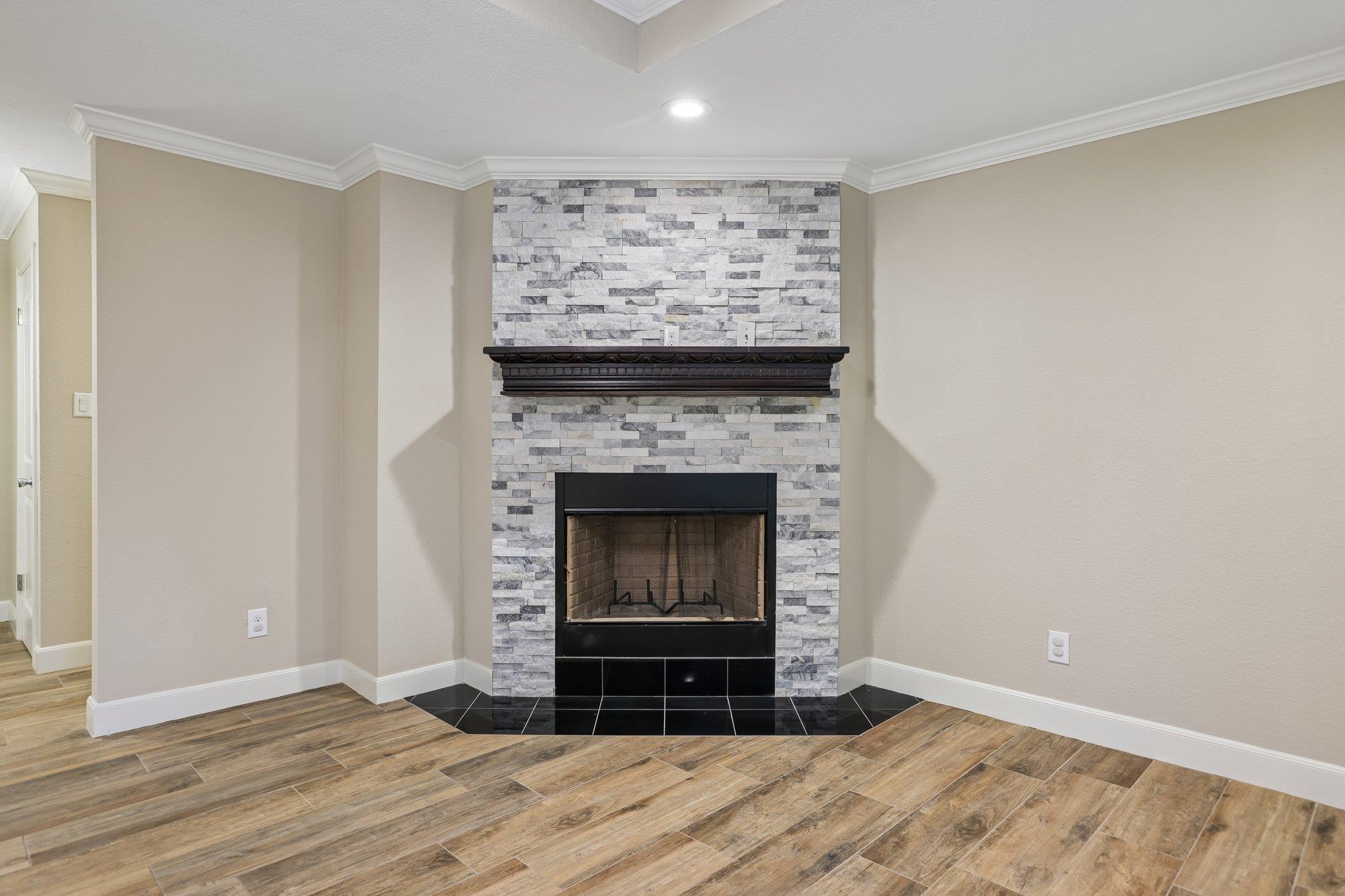 810 Vogel DR