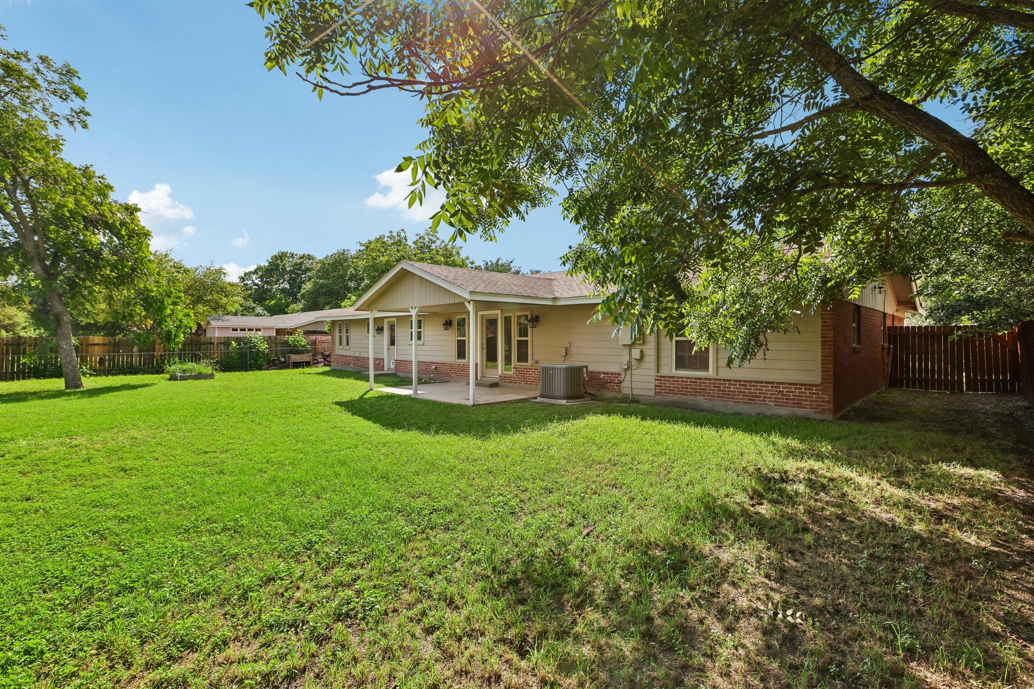 810 Vogel DR