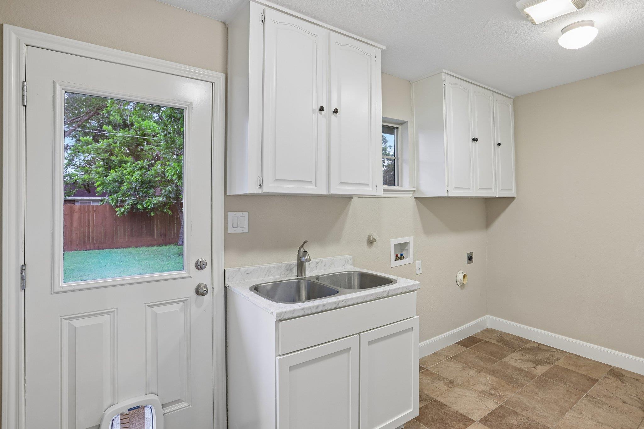 810 Vogel DR