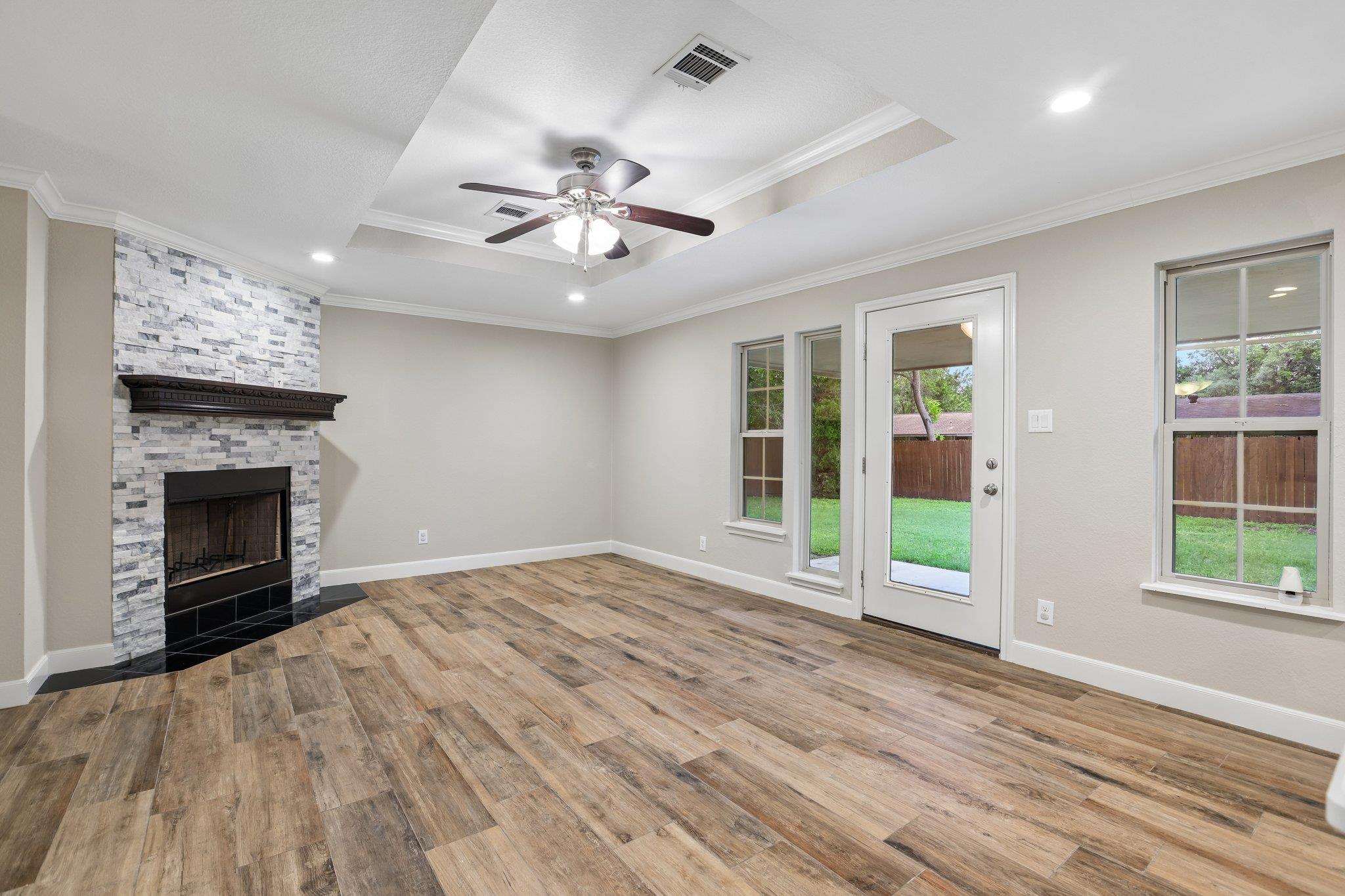 810 Vogel DR
