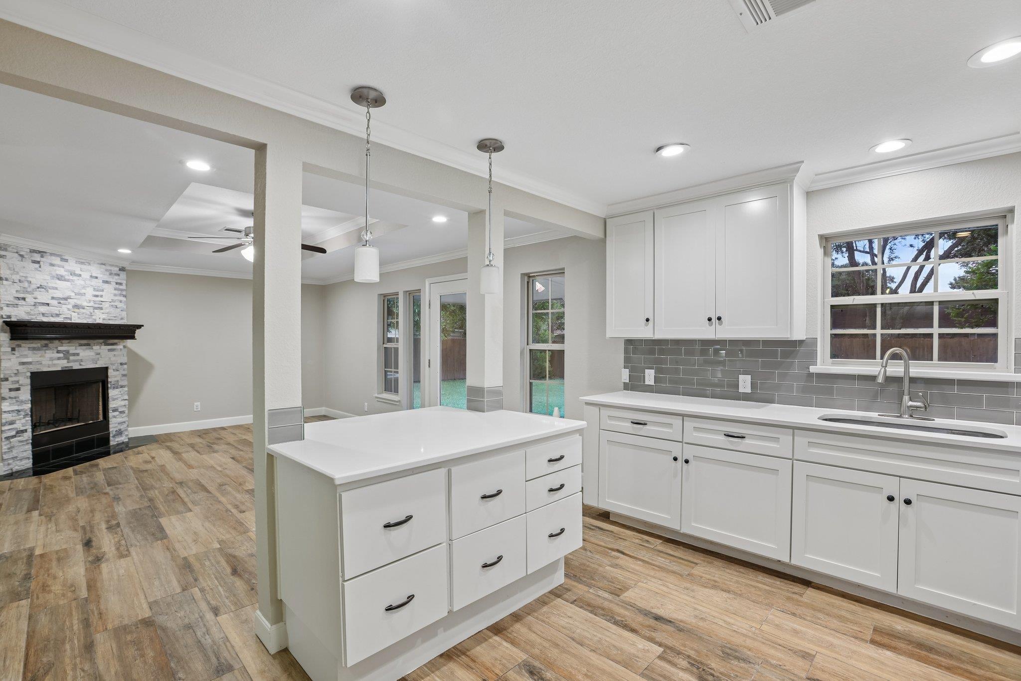 810 Vogel DR