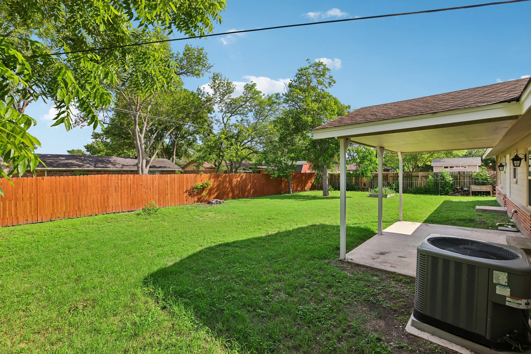 810 Vogel DR