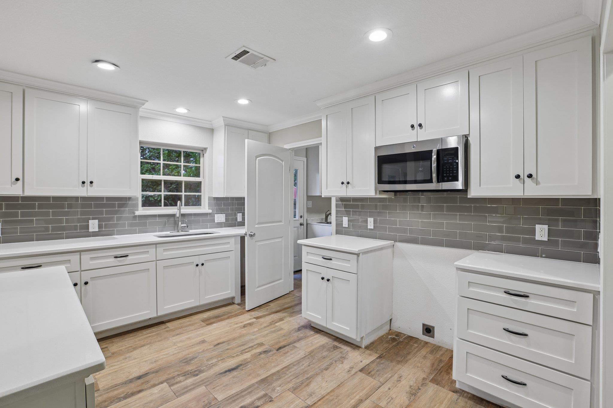 810 Vogel DR