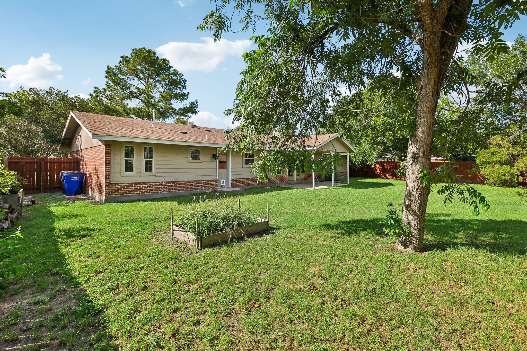 810 Vogel DR