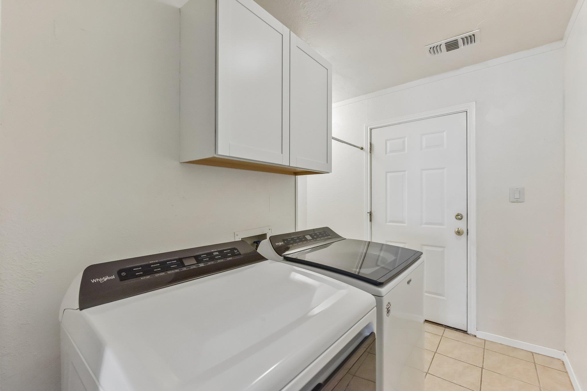 1204 Glen CV