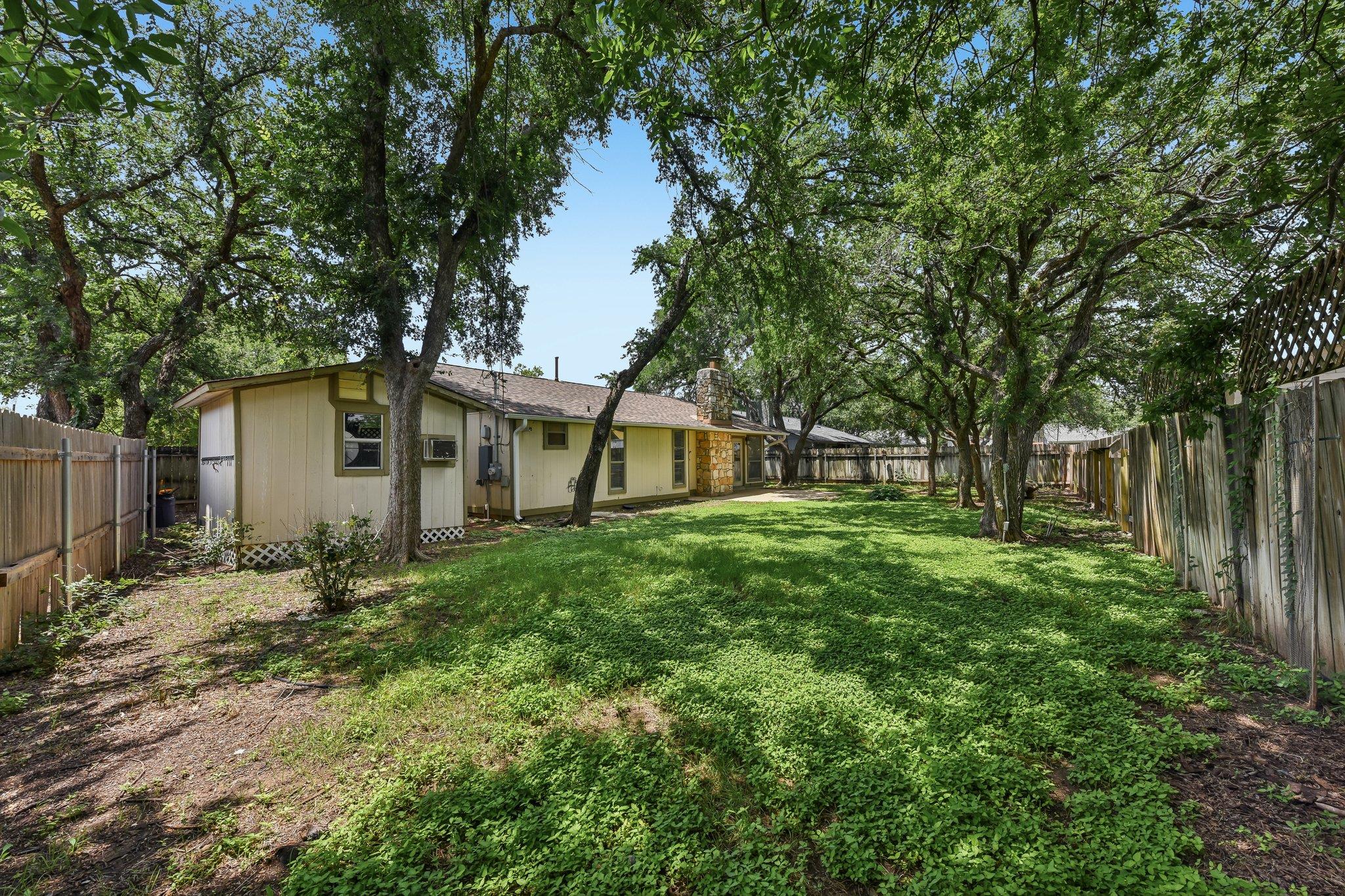1204 Glen CV