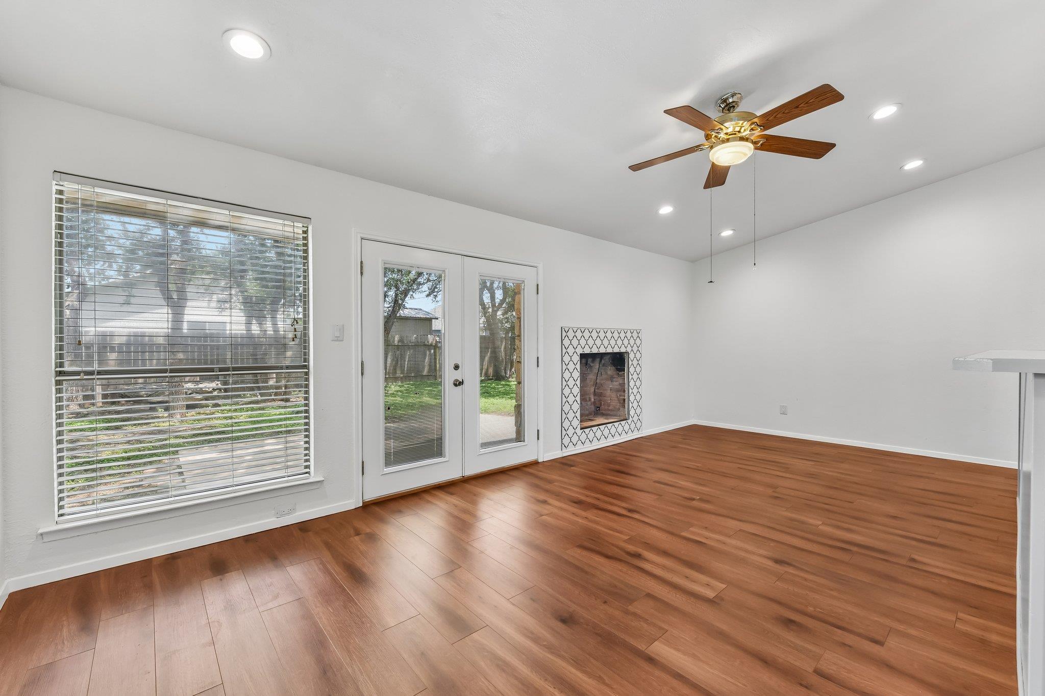 1204 Glen CV