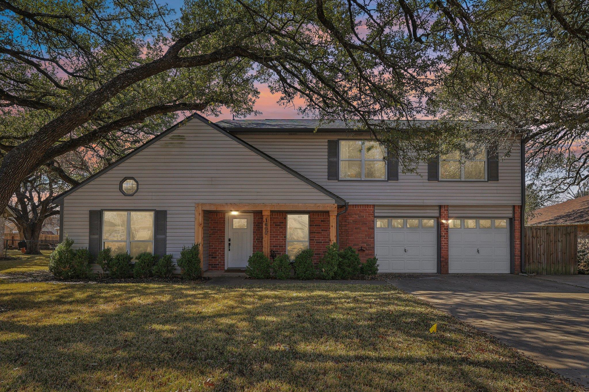 1600 Wood Rock DR