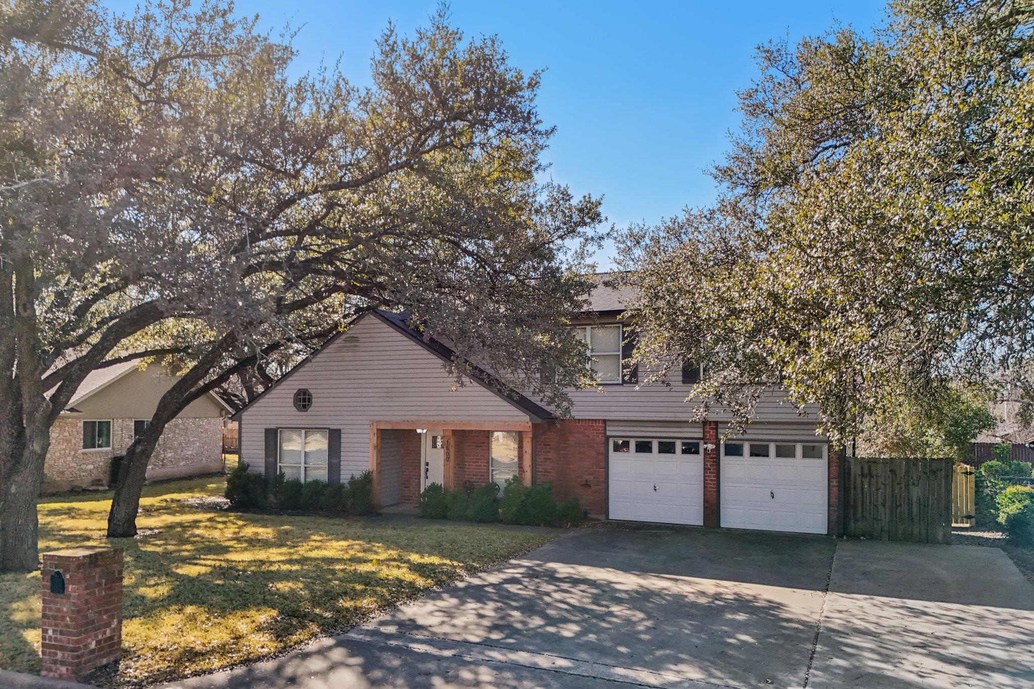 1600 Wood Rock DR