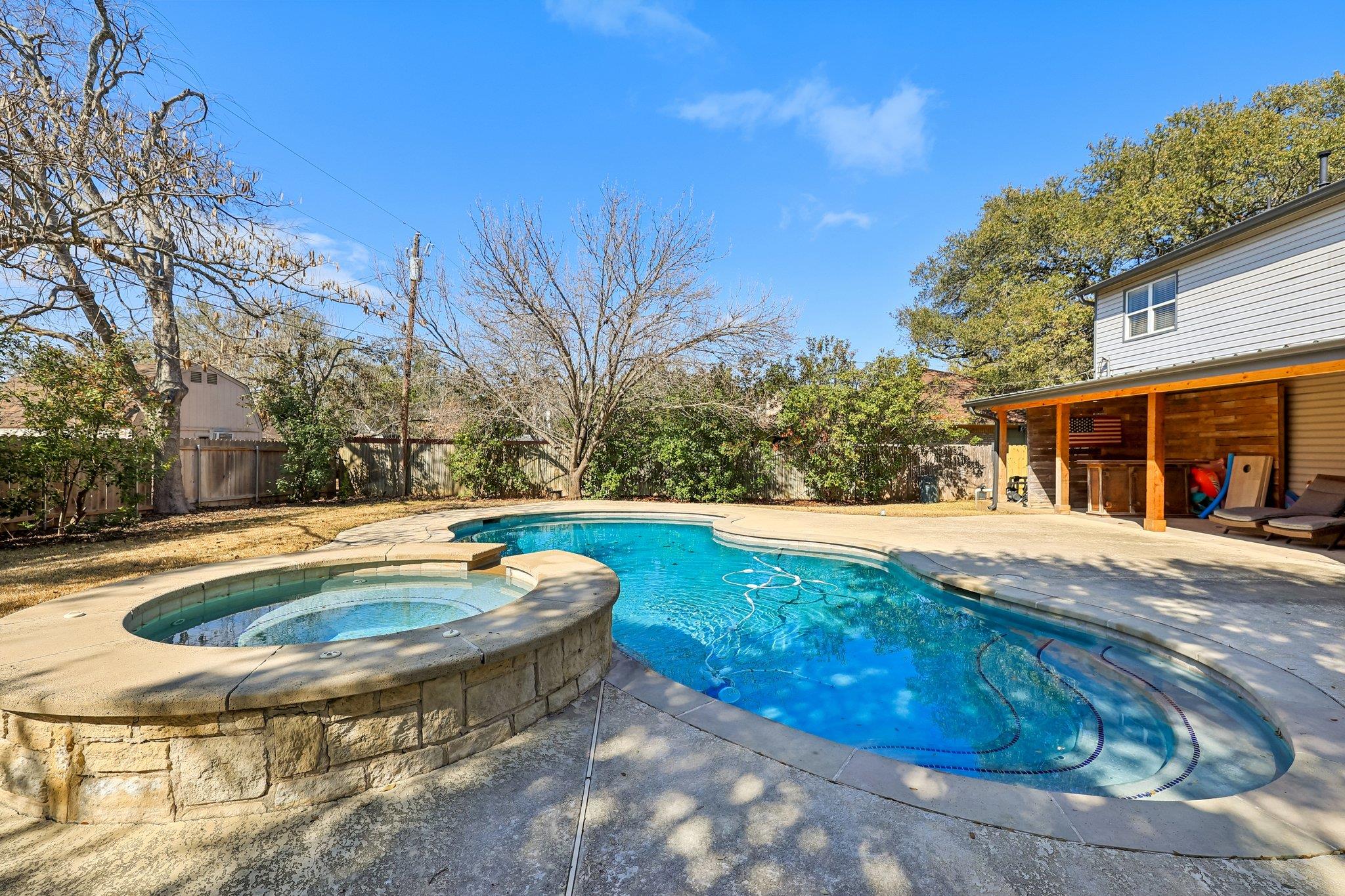 1600 Wood Rock DR