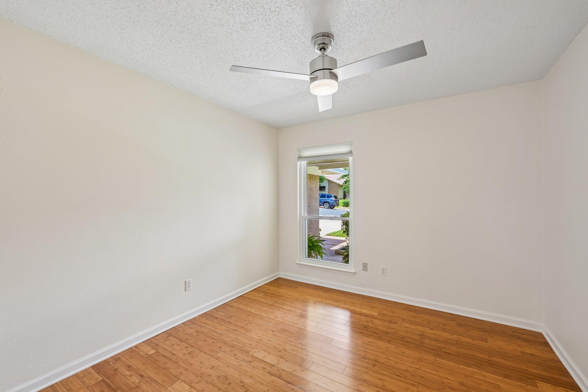 2717 Charlesworth DR