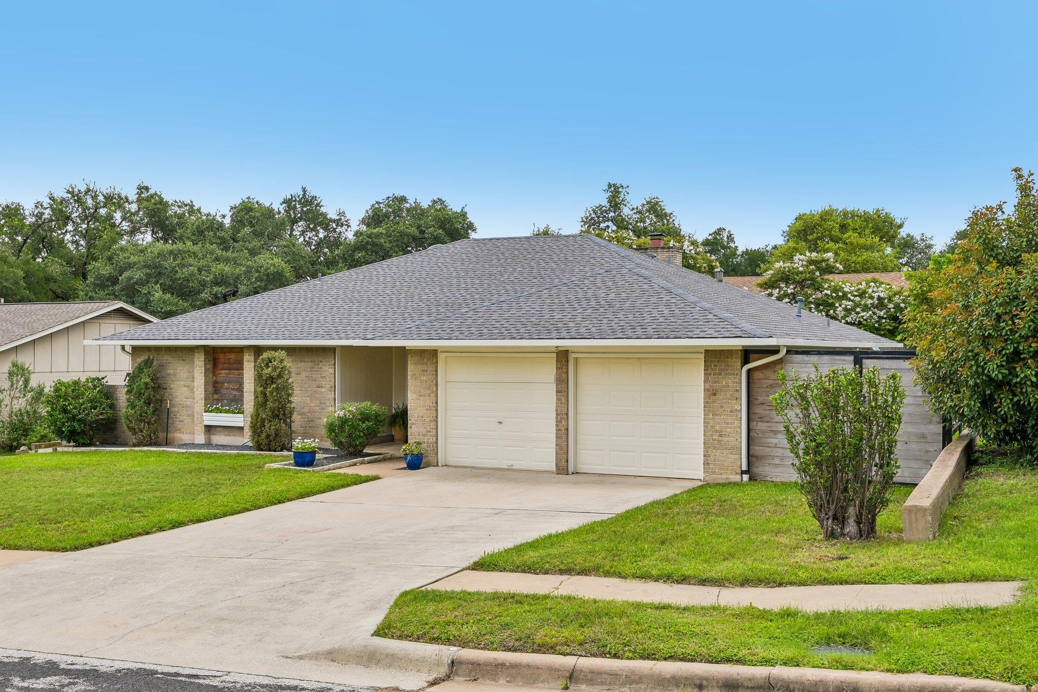 2717 Charlesworth DR