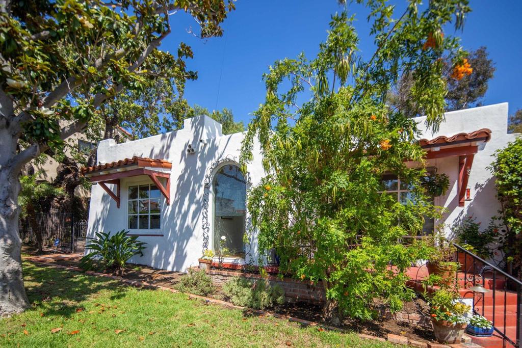 2710 Chatsworth Blvd