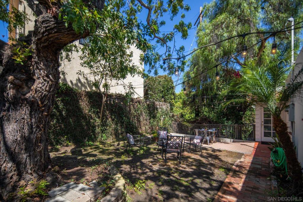 2710 Chatsworth Blvd