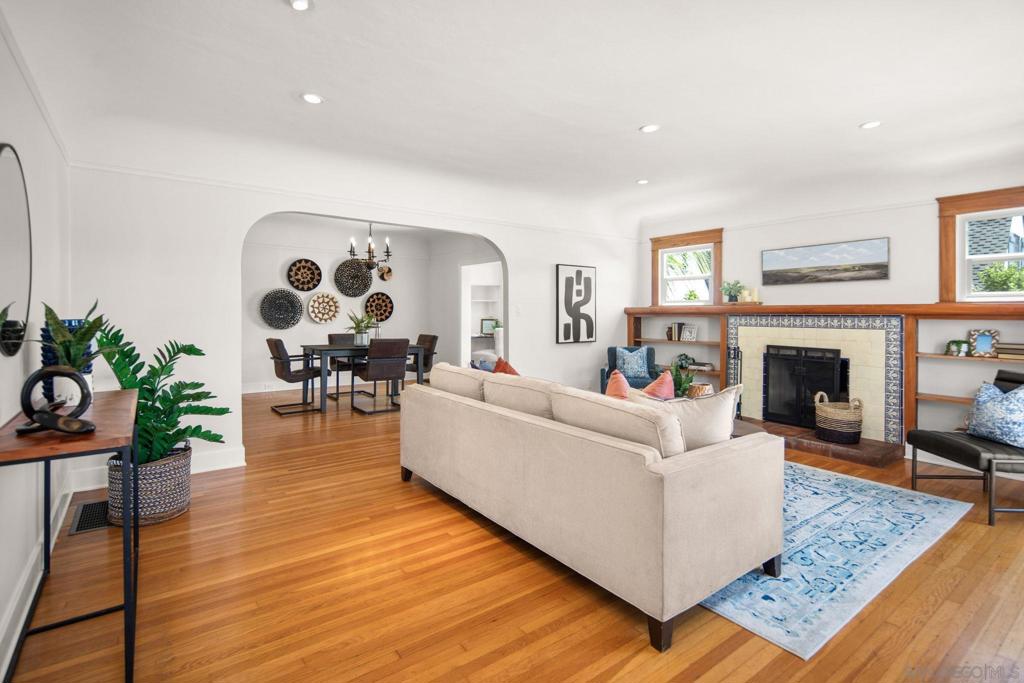 2710 Chatsworth Blvd