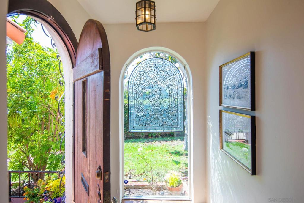 2710 Chatsworth Blvd