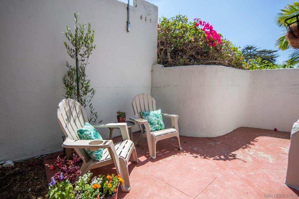 2710 Chatsworth Blvd